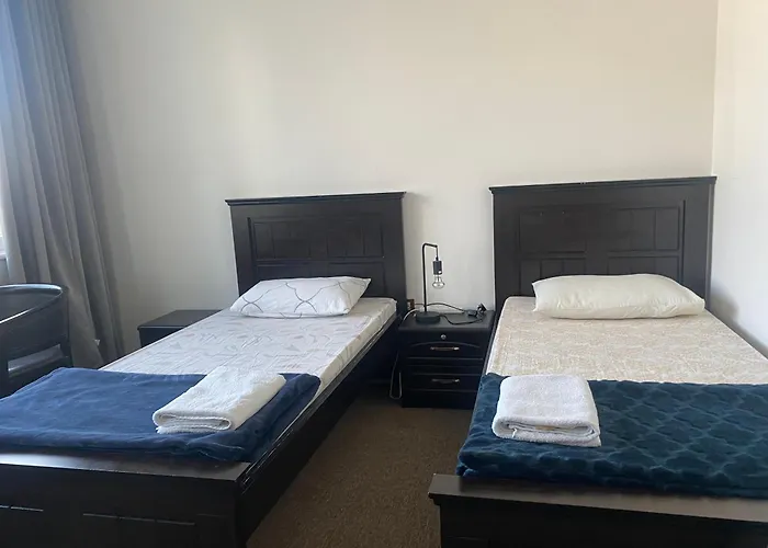 Twin Room With Shared Bathroom - No Parking Space