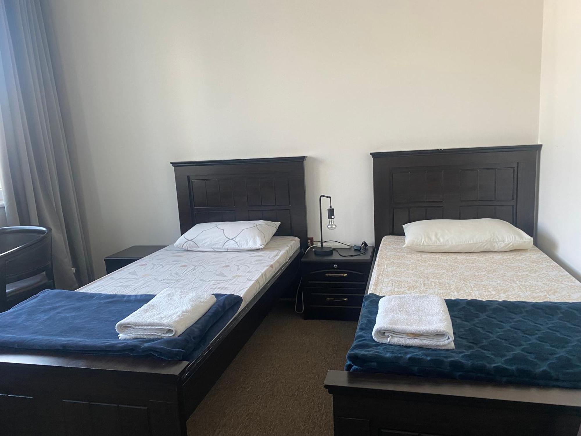 Twin With Shared Bathroom - No Parking Space